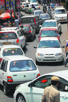 A traffic jam near Kangra.