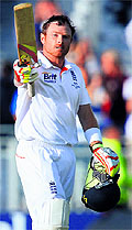 Ian Bells third hundred in the series hands England a slender advantage in the fourth Test