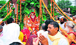 Renowned saint Tulsi Das is rememberd on his birth anniversary in Haridwar on Tuesday