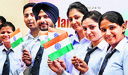students of the KCL Institute of Management celebrate the occasion