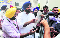 Punjab Revenue Minister and Youth Akali Dal leader Bikramjit Singh Majithia interacts with supporters at Guru Nanak Bhawan in Ludhiana