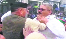 Mussoorie MLA Ganesh Joshi and Municipal Council president Manmohan Singh Mall almost come to blows for unfurling the National Flag in Mussoorie on Thursday.
