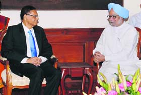 Prime Minister Manmohan Singh with External Affairs Minister of Sri Lanka GL Peiris at a meeting in New Delhi on Monday