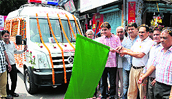 An ambulance donated by the residents to the NGO Sahara Jan Sewa was flaged off in the city