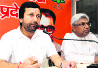 Former Speaker of the Uttarakhand Assembly and senior BJP leader Prakash Pant addresses mediapersons in Dehradun on Monday. Tribune photo: Vinod Pundir