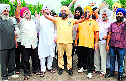 Members of various Sikh organisations protest demanding the immediate arrest of Asaram Bapu in Jammu on Tuesday