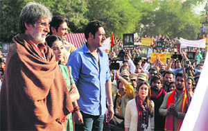 Amitabh Bachchan, Amrita Rao, Arjun Rampal, Ajay Devgn and Kareena Kapoor Khan