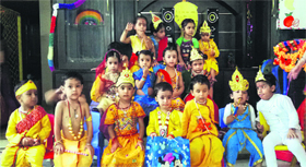 Students of Kidzee school participate in a talent hunt contest.