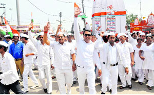 Sewa Dal activists hold Aabhar rally from Har-ki-Pauri till Lakshar to apprise people about the Food Security Bill provisions in Haridwar on Sunday.