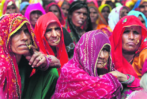 Women hold a dharna in Delhi's Jantar Mantar to demand old age pension.