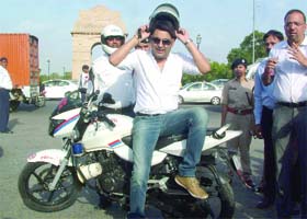 Comedian and reality show host Kapil Sharma takes part in a traffic awareness campaign at India Gate in New Delhi on Wednesday