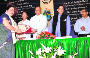 Dr Anita Bhalla, principal, Bhavan Vidyalaya, Amritsar, receives the Best Mentor Award from Union Human Resource and Development Minister MM Pallam Raju in New Delhi on Teachers Day.