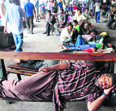 The Jammu bus stand is in a poor condition.