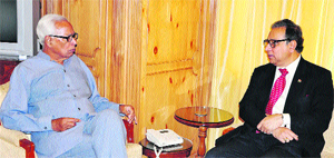 Governor NN Vohra with Prasar Bharati CEO Jawhar Sircar at Raj Bhawan in Srinagar on Saturday.