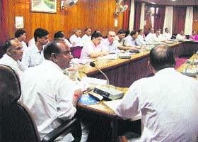 State Planning Board Vice-Chairman GR Musafir holds a review meeting in Hamirpur on Friday