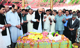 Union Minister for New and Renewable Energy Farooq Abdullah along with state ministers pays tributes to Sheikh Mohammad Abdullah at his grave in Srinagar on Sunday.