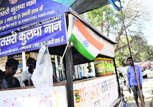 A roadside vendor sports a Tricolour on his rehri at Amrik Singh road in Bathinda on Monday.