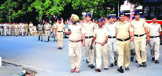 The police patrols the campus.