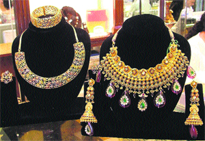 Only compulsory buyers flock into jewellery showrooms.