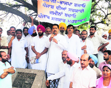 Sangrur MP Vijay Inder Singla addresses Congress workers in Bhawanigarh on Monday. 