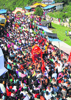 A huge rush of pilgrims. 