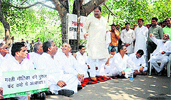 The parallel INLD session in progress near the Assembly parking