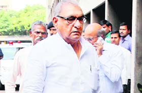 Chief Minister Bhupinder Singh Hooda on the way to the Vidhan Sabha in Chandigarh on Wednesday