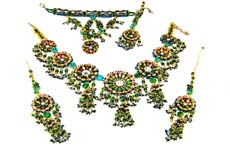 Jewellery crafted out of paper is light weight and pocket friendly. It is also strong and durable