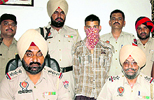 Drug peddlers in police custody in Amritsar