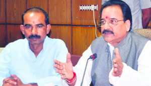 Ajay Bhatt, Leader of the Opposition in the Uttarakhand Assembly, addresses mediapersons in Dehradun on Tuesday. 
