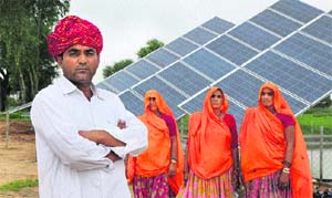 Farmers in Rajasthan with a solar pump set (with fixed structure)