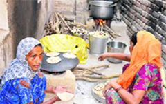 Mid-day meal being prepared at a city school. Photo: Bhupinder Dhillon