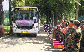 Students of Government Boys Middle School, Lasjan, being welcomed in Srinagar.