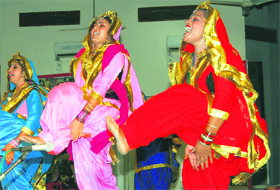  Students perform gidha during the Zonal Youth Festival of Educational Colleges at GNDU in Amritsar on Saturday. 