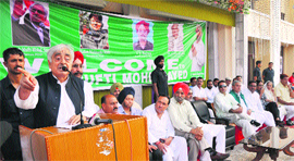 PDP patron Mufti Mohammad Sayeed addresses a gathering in Jammu on Sunday. 
