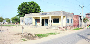 The Government Elementary School in Dhobiana Basti is sans a boundary wall since its inception. 