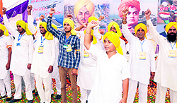 People sing Mera Rang De Basanti Chola together during the youth convention held at MSD School