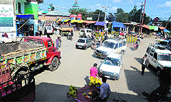 Markets in Shopian reopen on Sunday after 22 days