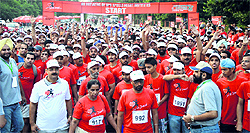 Residents participate in mini marthon Dil ki Daud organised by SPS Apollo Hospital to mark World Heart Day