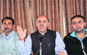 BJP spokesperson Ganesh Dutt addresses mediapersons in Shimla on Monday