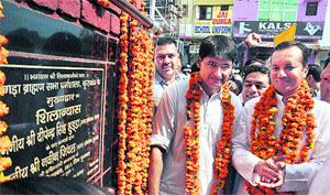 Rohtak MP Dipender Hooda and Kurukshetra MP Naveen Jindal lay the foundation stone of the main gate of Jangra Brahmin Sabha Dharamshala in Kurukshetra. 