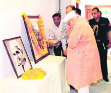 Governor Aziz Qureshi pays respects to Mahatma Gandhi and Lal Bahadur Shastri at Raj Bhavan in Dehradun on Wednesday. 