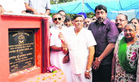 Manoranjan Kalia, BJP MLA, and Mayor Sunil Jyoti lay the foundation stone of the Guru Nanak Pura Road work