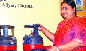 Union Minister of State for Petroleum and Natural Gas Panabaaka Lakshmi at the launch of 5-kg LPG cooking gas cylinders from petrol pumps, in Chennai on Saturday.
