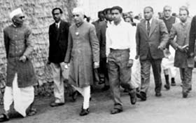 Dr JG Jolly (in white shirt) accompanies Pandit Jawaharlal Nehru