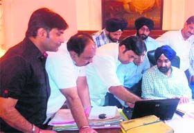 Commissioner, MC, DPS Kharbanda holds a meeting with officials in Amritasr on Monday