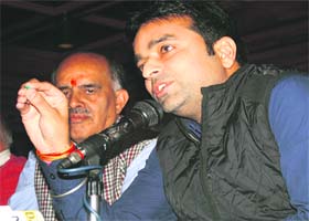 Arun Dhumal, son of former Chief Minister PK Dhumal, addresses mediapersons in Shimla on Tuesday