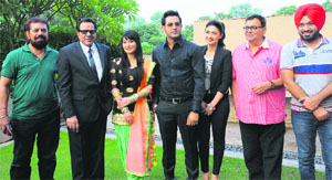  Dharmendra, Minissha Lamba, Gippy Grewal, Ragini Khanna and Subhash Ghai