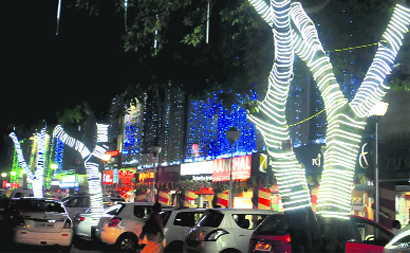 The Sector 22 market all decked up before Dasehra in Chandigarh. Tribune photo: Vicky Gharu