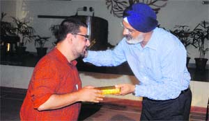 Parnab Mukherjee (L) with Jagpreet Singh